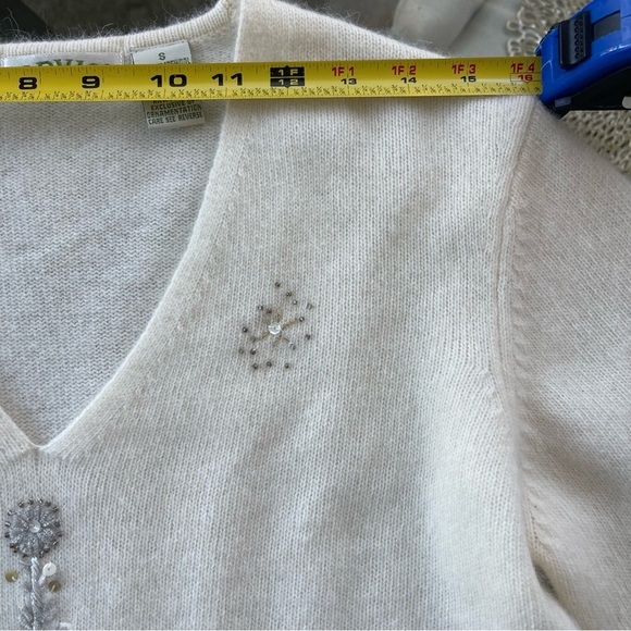 Orvis Tree Embroidered Ivory Angora Wool V-neck Sweater Womens Sz Small Holiday - Picture 5 of 8